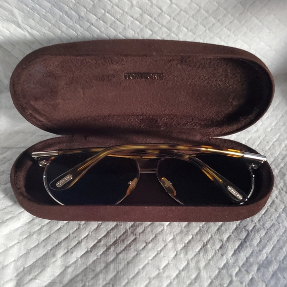 "TOM FORD","SUNGLASSES"..."Reasonable Offers Accepted"... - Picture 2 of 8